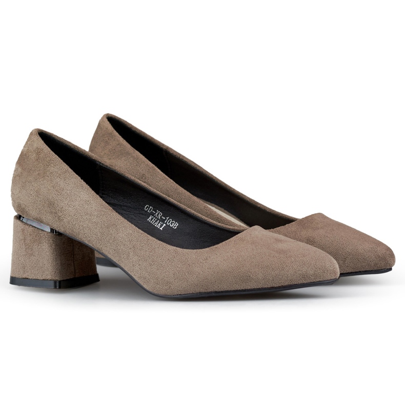 Sapatos de camurça com salto baixo, sapatos marrons de salto baixo castanho