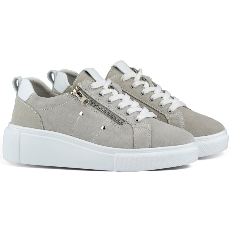 Calçados esportivos femininos de couro cinza