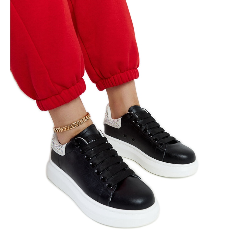 Tênis preto na plataforma GOE JJ2N4052