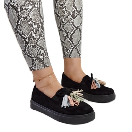 Sapatos pretos com borlas coloridas da Adaldrida Sapatos pretos com borlas coloridas da Adaldrida