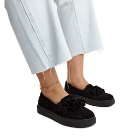 Sapatos pretos com borlas da Adaldrida