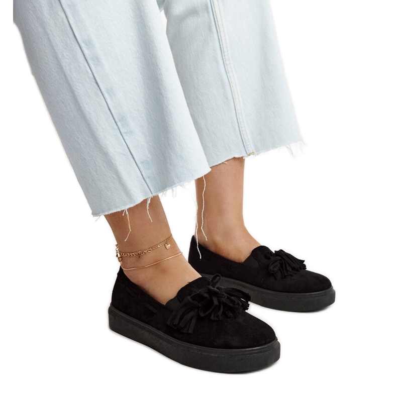 Sapatos pretos com borlas da Adaldrida