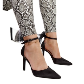 Salto alto preto com laço Ilaysa