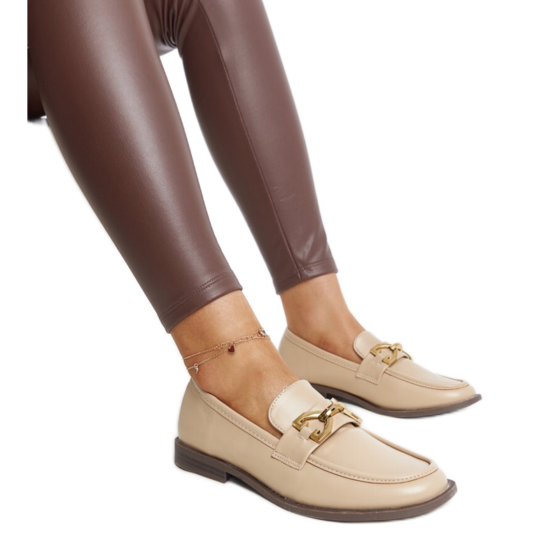 Mocassins bege com fivela Lea