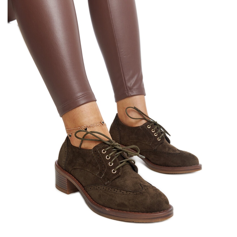 Sapatos de salto alto em camurça verde da Tigard