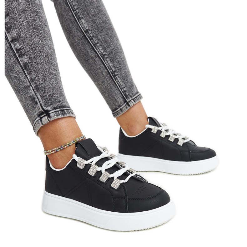 Tênis Walida preto com sola grossa