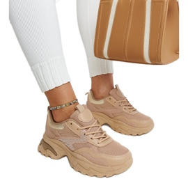 Tênis plataforma marrom decorado com zircões Maras