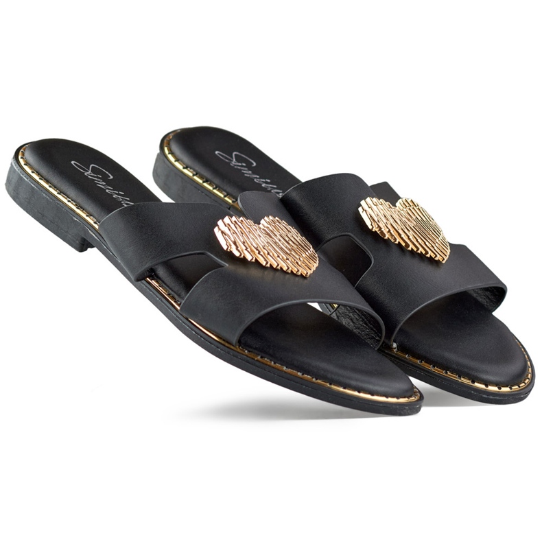 Chinelos femininos negros com coração decorativo preto