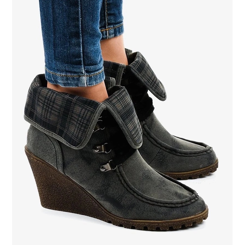 Sandálias femininas confortáveis ​​de couro com decoração elegante bege