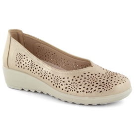 Sapatos femininos com cunha dourada perfurada Potocki 90300 dourado