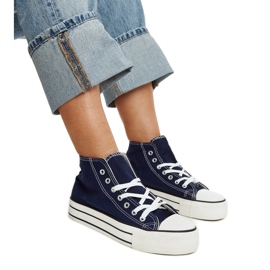 Tênis de cano alto azul marinho com sola grossa da Bagy