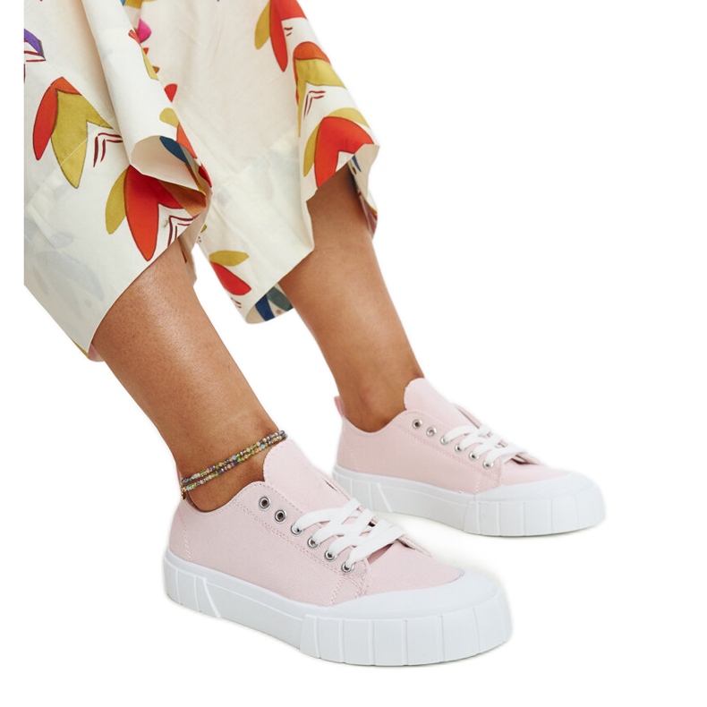 Tênis de tecido rosa do Eduard