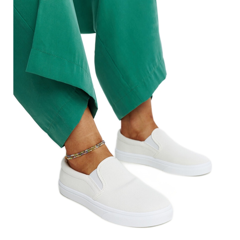 Tênis de tecido branco da Suraya