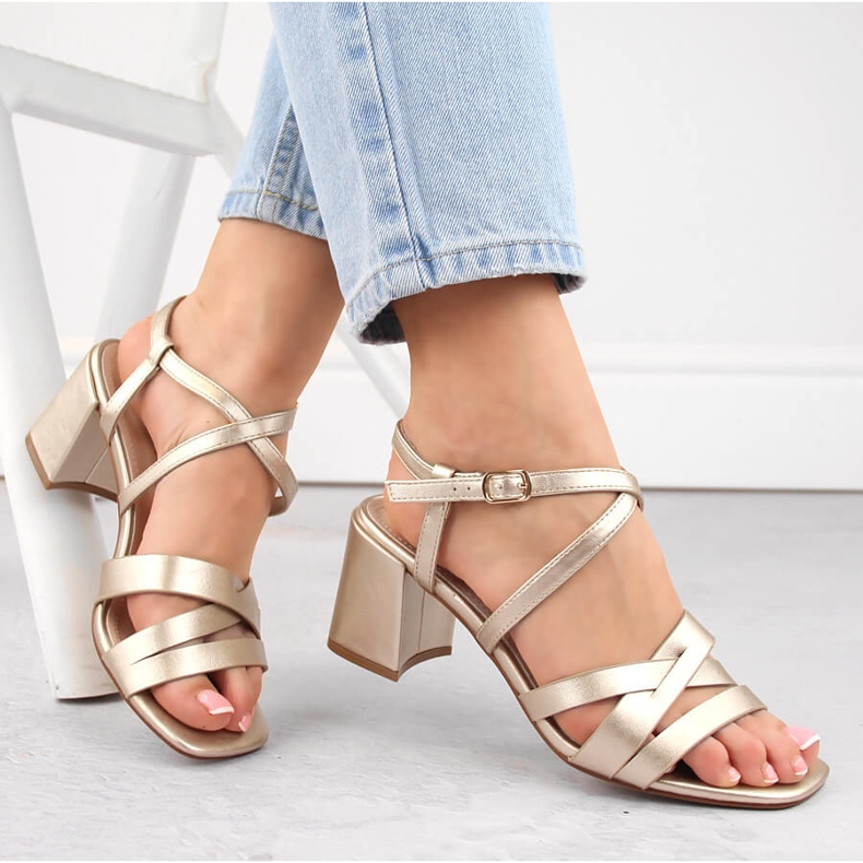 Sandálias femininas de salto dourado Sergio Leone SK067