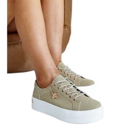 Calçado desportivo de couro verde com decoração Calçado desportivo de couro verde com decoração