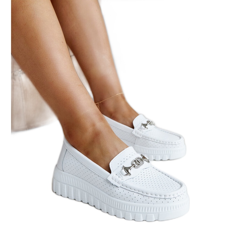 Mocassins femininos de couro branco