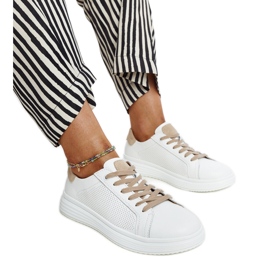 Sapatos de couro branco e bege