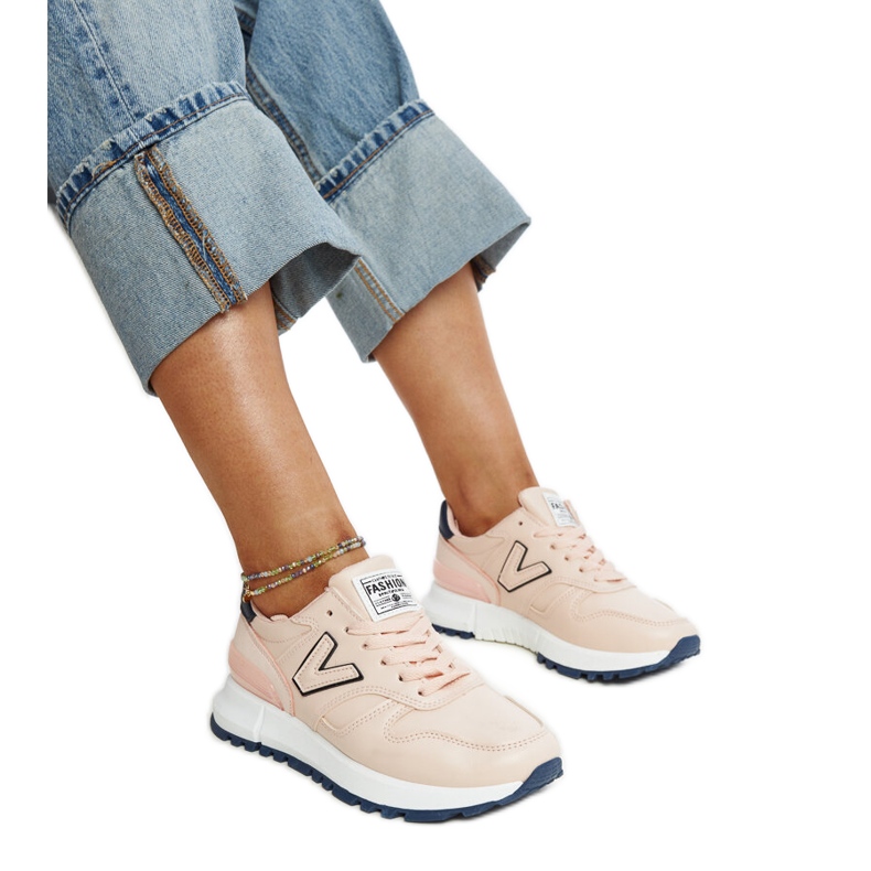 Tênis rosa com sola mais grossa da Olonio