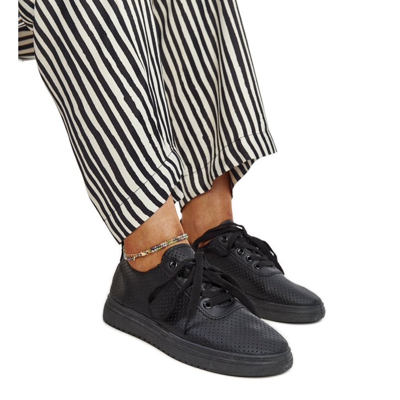 Sapatos de couro preto com atacadores Sapatos de couro preto com atacadores