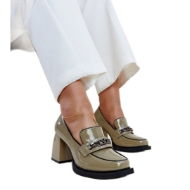 Sapatos verdes de couro envernizado com salto alto Vinceza Sapatos verdes de couro envernizado com salto alto Vinceza