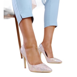 Salto alto metálico rosa com aplicação de couro Serranillos