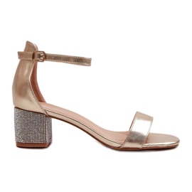 Sandálias Femininas Confeccionadas em Couro Ecológico com Salto Alto Decorado, Dourada Wiatalia dourado