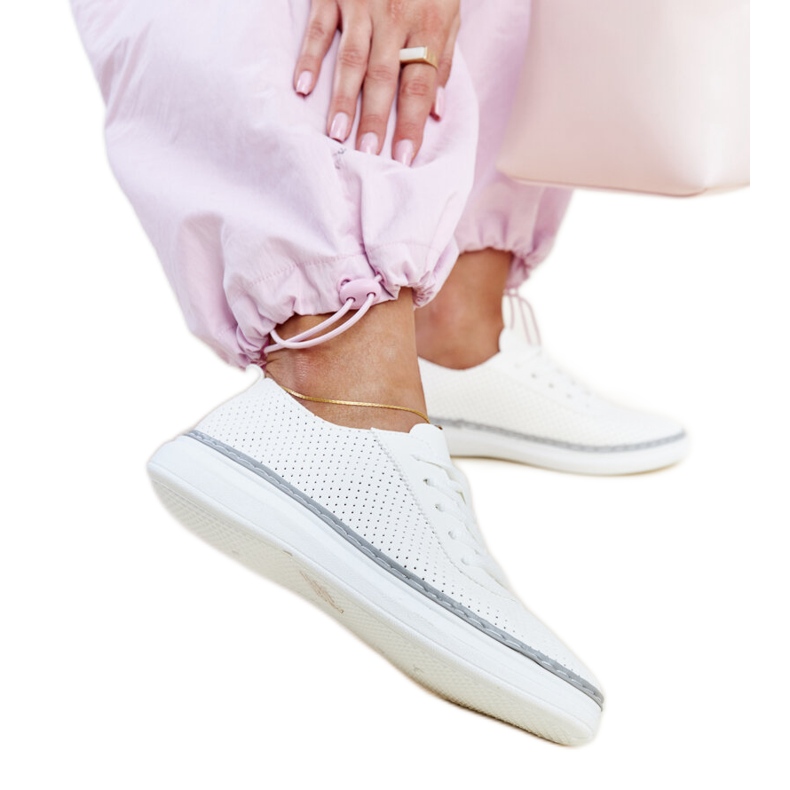 Tênis Biserka vazado branco e cinza