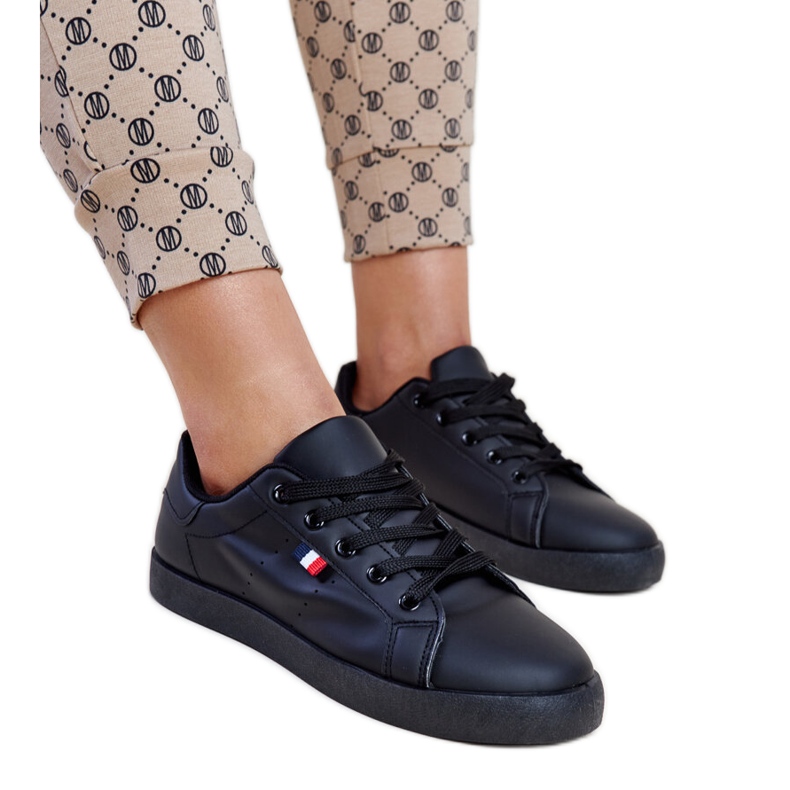 Tênis preto de couro ecológico Gioya