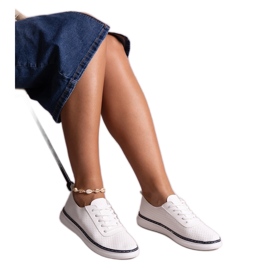 Tênis Biserka vazado branco e azul marinho