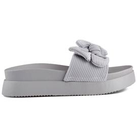 Chinelos femininos cinza com laço e sola grossa