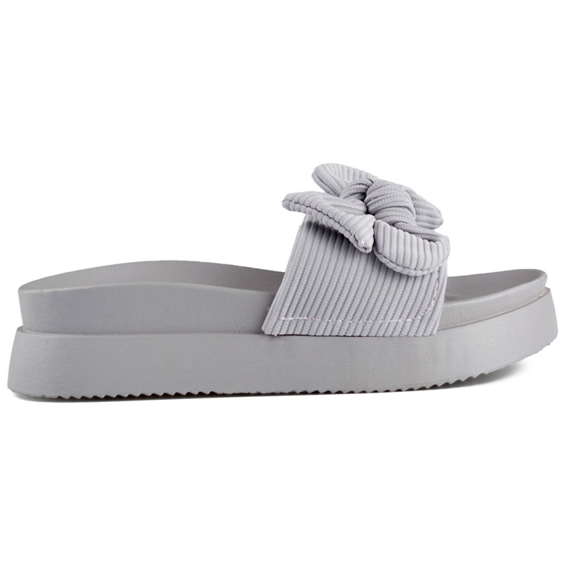Chinelos femininos cinza com laço e sola grossa