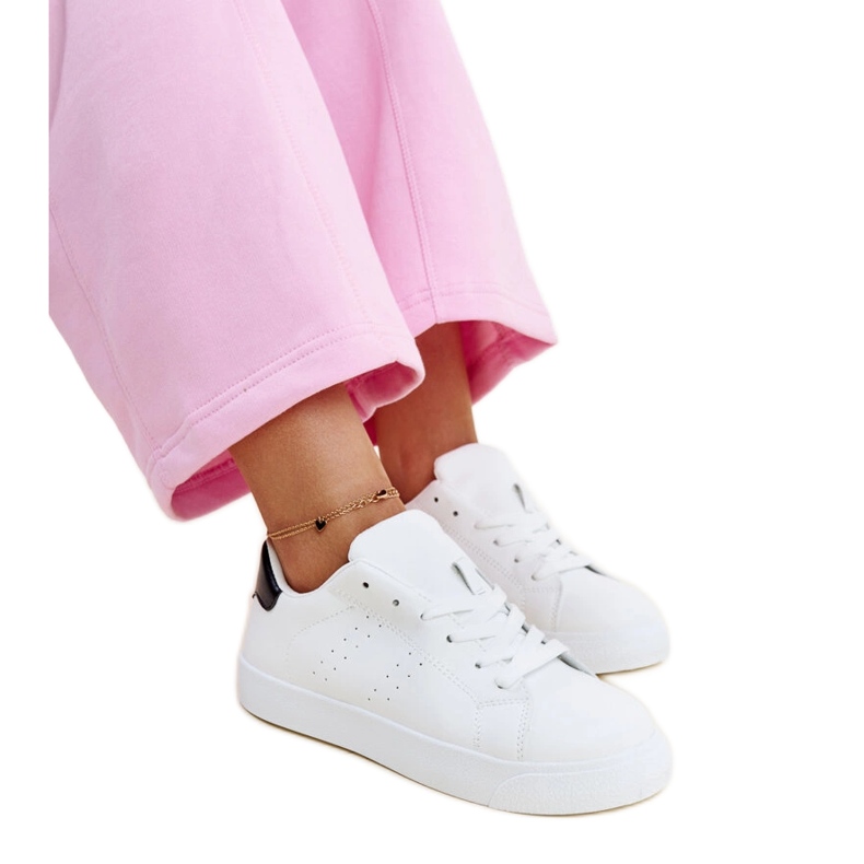 Tênis Akila branco e preto