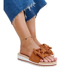 Mulas marrons de salto baixo de Mikhaila marrom