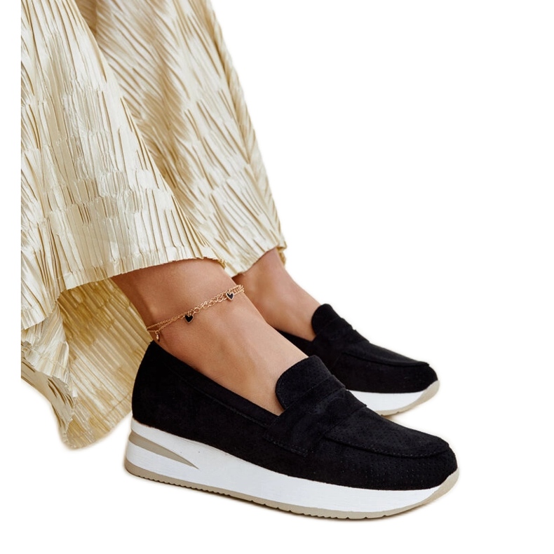 Sapatos Muna pretos perfurados