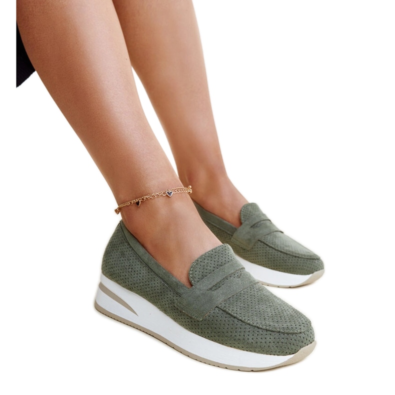 Sapatos Muna verdes perfurados