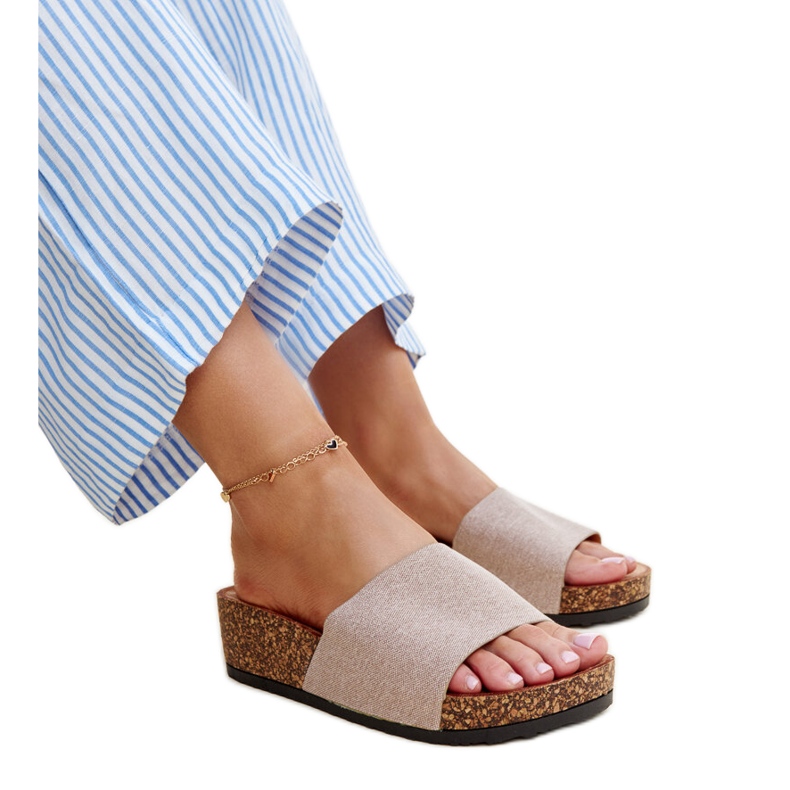 Mules bege escuro com cunha de cortiça Naifene Mules bege escuro com cunha de cortiça Naifene