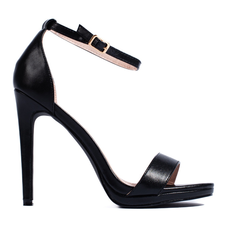 Sandálias pretas com salto alto preto