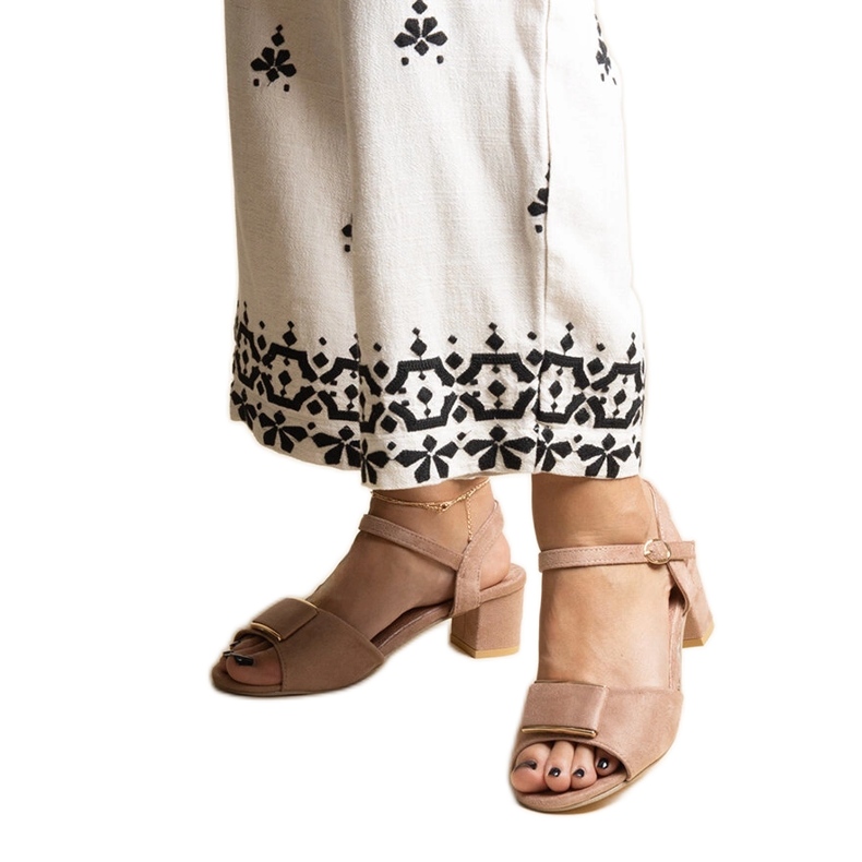 Sandália de salto baixo bege escuro, Frederica