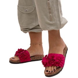 Chinelos com flores e sola de cortiça da Almida rosa