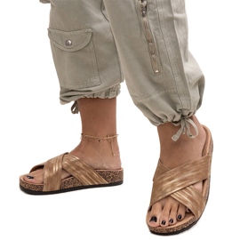 Chinelos com sola de cortiça Ribera brilhante marrom