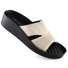 Chinelos femininos bege brilhantes com elástico Sabatina 2318-4 Chinelos femininos bege brilhantes com elástico Sabatina 2318-4