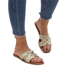 Chinelos verdes com fivela Razanna