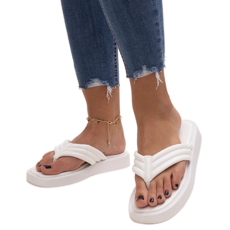 Chinelos planos Shishal brancos