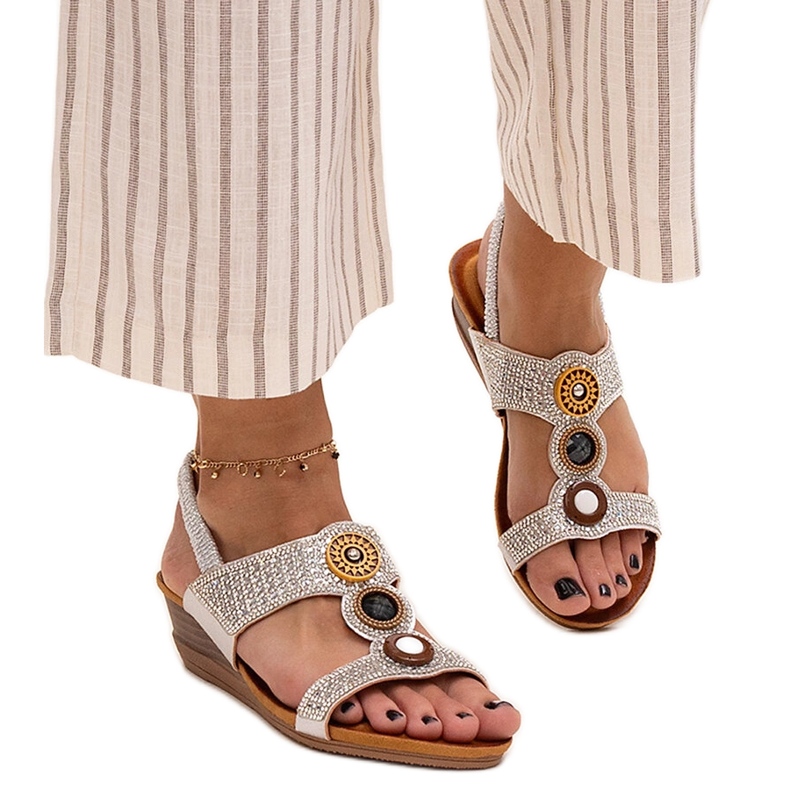 Sandálias de cunha baixa brilhantes da Azeeza prata