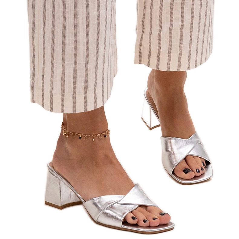 Chinelos de salto alto Fanan prateados prata