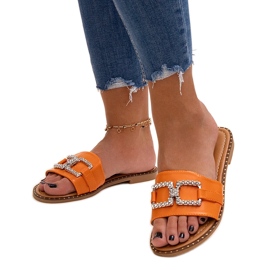 Chinelos laranja com fivela decorativa Rochaela Chinelos laranja com fivela decorativa Rochaela