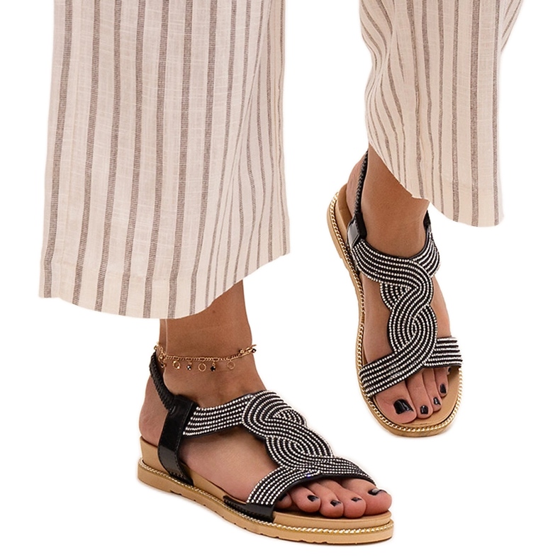 Sandálias pretas decoradas com zircões Gairsa preto