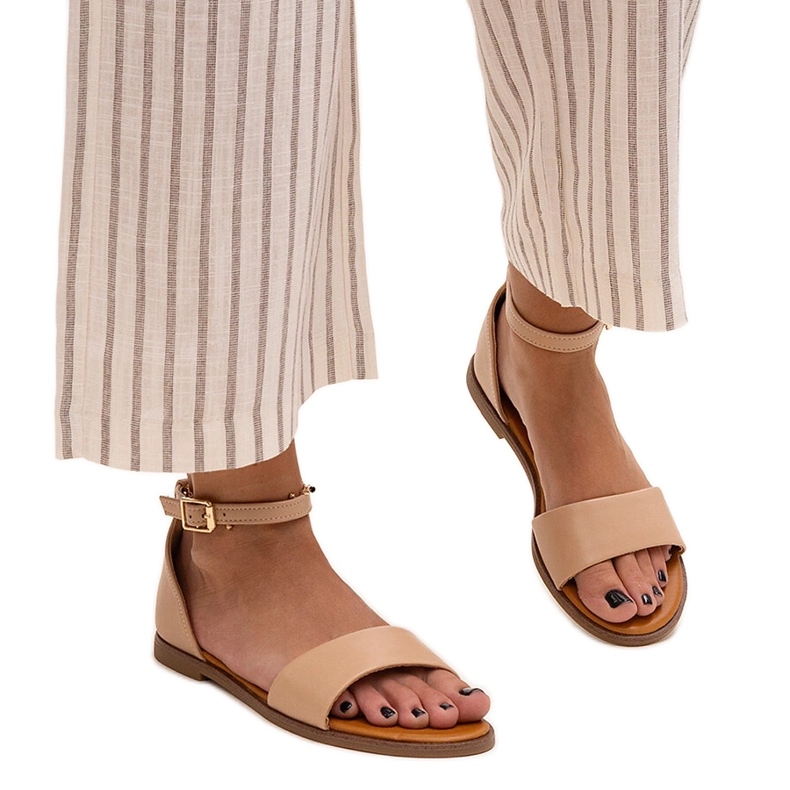 Evento Sandálias bege com salto fechado da Sema