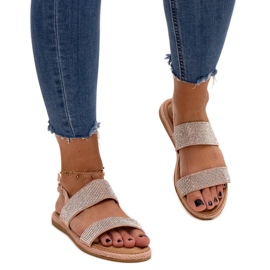 Sandálias rosa decoradas com strass Carvalia