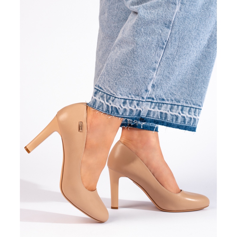 Sapatos clássicos de salto alto bege de Sergio Leone